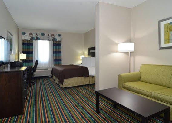 Microtel Inn & Suites Kenedy Exterior photo